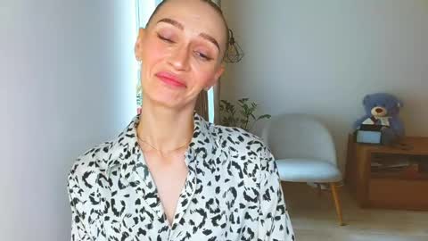 Ksyusha online show from May 1, 6:38 am