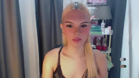 KYLIE MORE online show from July 22, 1:39 am