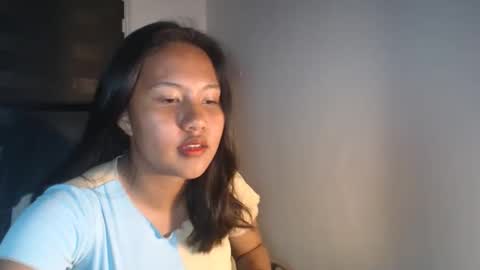 yourlovely_victoria online show from March 2, 10:55 am