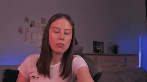 Snapshot of yourlovelystreamer chatting on October 14, 2:19 pm Nikol online show from October 14, 2:19 pm