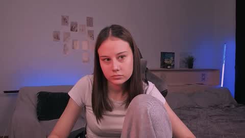 Snapshot of yourlovelystreamer chatting on October 16, 1:36 pm Nikol online show from October 16, 1:36 pm