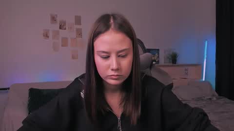 Snapshot of yourlovelystreamer chatting on October 18, 1:47 pm Nikol online show from October 18, 1:47 pm