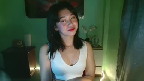 Snapshot of yourprettytrish chatting on January 5, 9:48 am Trish online show from January 5, 9:48 am