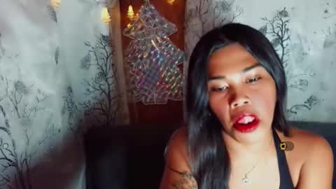 yourqueen_19 online show from May 7, 1:59 pm