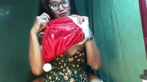 Snapshot of yourshygirl82 chatting on December 20, 11:16 pm im MAY online show from December 20, 11:16 pm