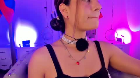 Val online show from June 25, 7:59 pm