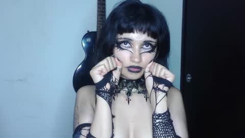 Snapshot of yue_eclipse chatting on October 2, 5:01 am yue_eclipse online show from October 2, 5:01 am