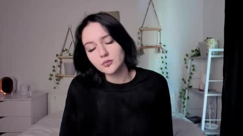 Ellie online show from March 11, 8:29 am