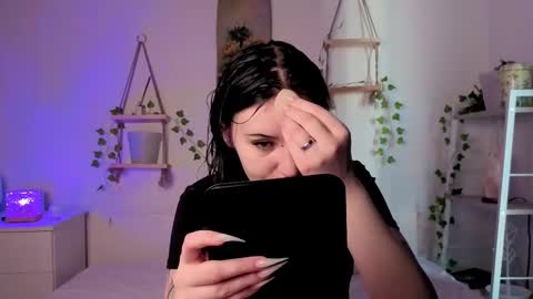 Ellie online show from March 14, 8:04 am