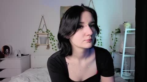 Ellie online show from March 8, 8:07 am