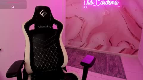 Yuliet online show from November 5, 6:13 pm