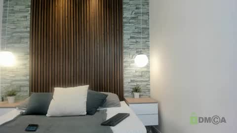 yulievans online show from December 31, 12:04 pm