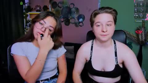 yume_sakura_ online show from October 17, 8:06 am