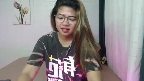 Snapshot of yummy_chesca chatting on December 26, 1:07 am yummy chesca online show from December 26, 1:07 am