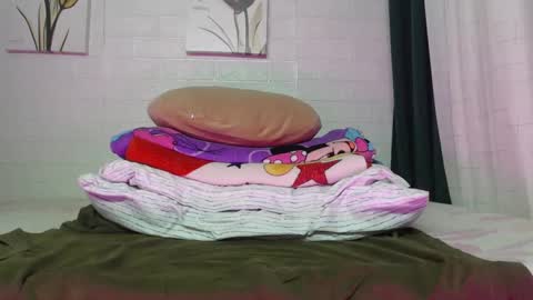 Snapshot of yummy_chesca chatting on December 8, 10:57 pm yummy chesca online show from December 8, 10:57 pm