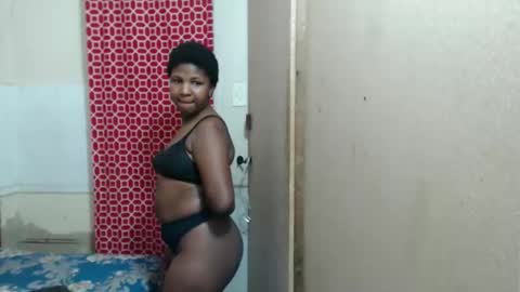 Snapshot of yummybumz chatting on October 19, 8:33 pm yummybumz online show from October 19, 8:33 pm