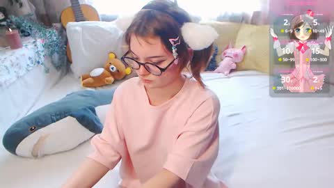 yuna_jin online show from May 14, 11:49 am
