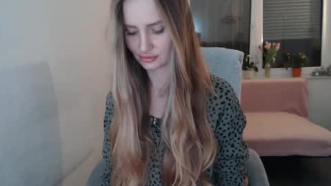  Berry  online show from April 15, 8:53 pm