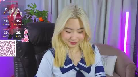 Yunna  online show from March 8, 1:02 am