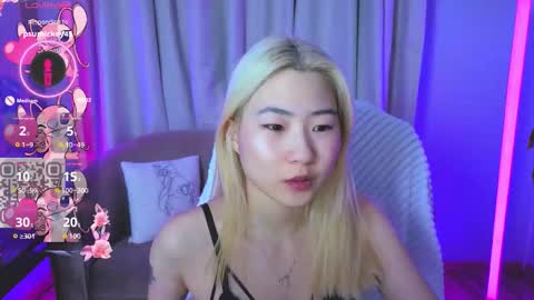 Yunna  online show from March 15, 1:07 am