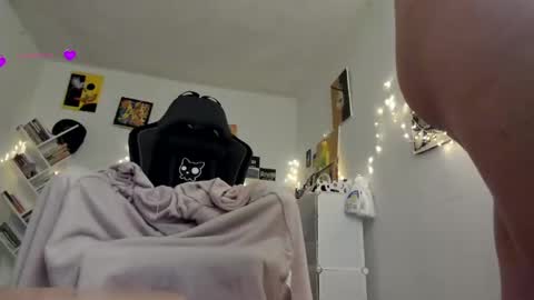Snapshot of yury_sun chatting on March 6, 11:20 pm paola online show from March 6, 11:20 pm