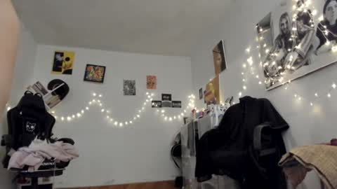 Snapshot of yury_sun chatting on January 30, 9:47 pm paola online show from January 30, 9:47 pm