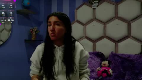 yvi online show from April 29, 11:57 am