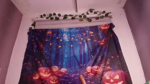 Snapshot of z_zoe_ chatting on October 19, 3:41 am Zoe online show from October 19, 3:41 am