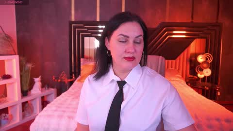 Zafiramoonn online show from December 15, 3:50 pm