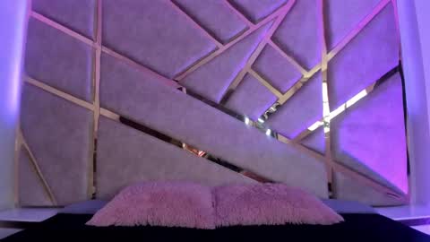 Claire  online show from September 13, 7:00 pm