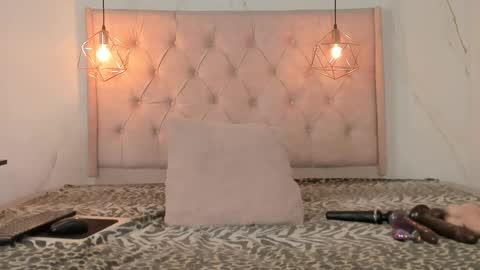 ZAMIRA online show from December 4, 1:35 pm