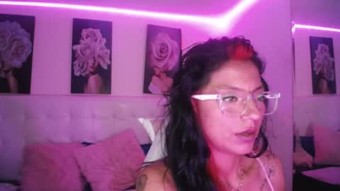 Zarah online show from June 17, 6:20 pm