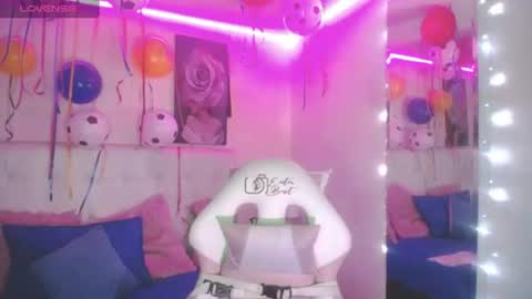 Zarah online show from July 2, 4:02 pm