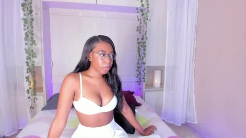 SARA  online show from April 6, 10:33 pm