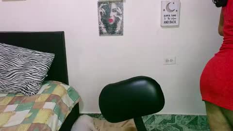 Snapshot of zaray_45bella chatting on February 13, 11:04 pm zaray online show from February 13, 11:04 pm