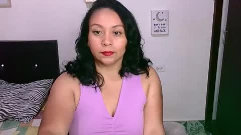 Snapshot of zaray_45bella chatting on September 19, 9:25 pm zaray online show from September 19, 9:25 pm