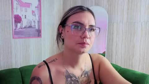 Isabella online show from April 30, 5:40 pm