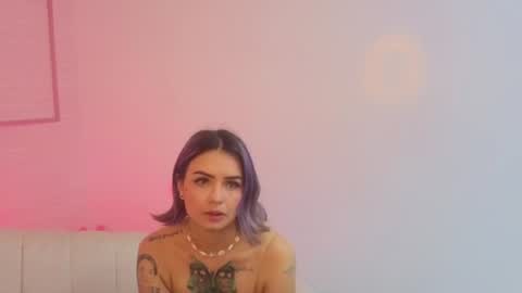 Isabella online show from June 23, 1:09 pm