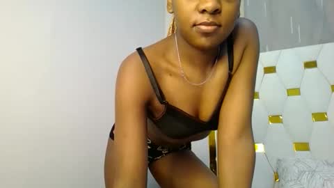 zariah online show from May 2, 9:51 pm