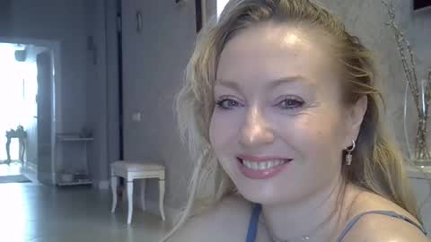 Zarina Swift online show from April 29, 4:48 am