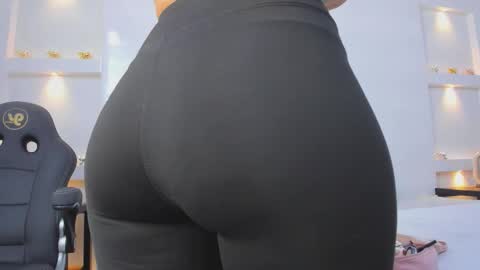 Zenda Evans online show from March 6, 5:02 am