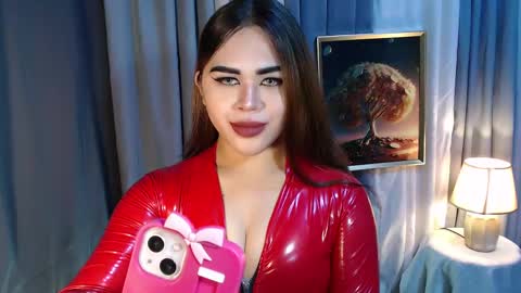 Snapshot of zendaya_amore chatting on March 12, 9:44 am Zendaya online show from March 12, 9:44 am