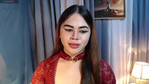 Snapshot of zendaya_amore chatting on March 5, 1:21 am Zendaya online show from March 5, 1:21 am