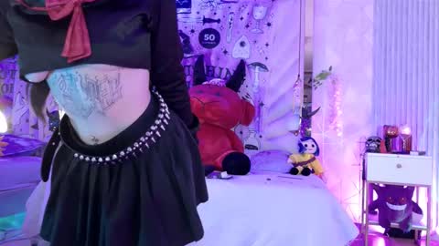    online show from November 14, 3:45 pm