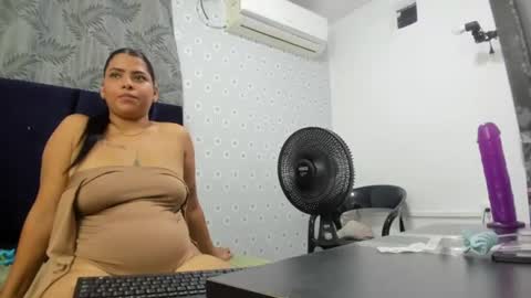 zeynep_20_ online show from July 22, 9:05 pm