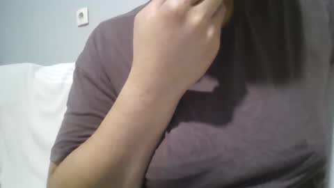 Snapshot of zeyzeysuuuu chatting on October 20, 7:06 pm zeyzeysuuuu online show from October 20, 7:06 pm