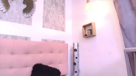 ZHAMIRA  ANDRES online show from July 13, 9:04 pm