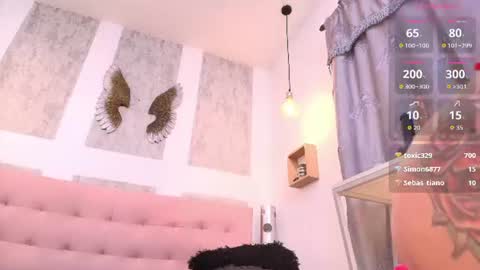 ZHAMIRA  ANDRES online show from July 4, 11:33 pm
