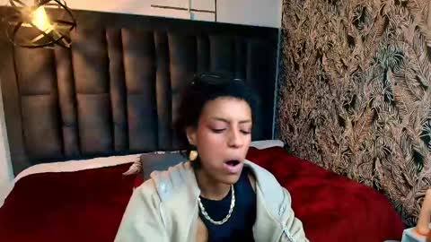 Zia Green online show from May 20, 1:41 pm