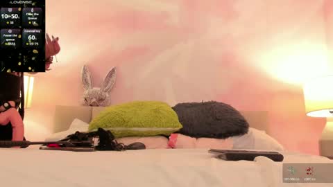 zihaadams_ online show from May 3, 9:29 pm